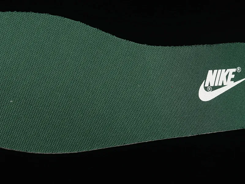 All categories Nk SB Dunk series Nk SB Dunk Low low-top sneakers C version Nk SB Dunk Low "Gorge Green" bean paste green color SB low-top casual sneakers FB7160-161